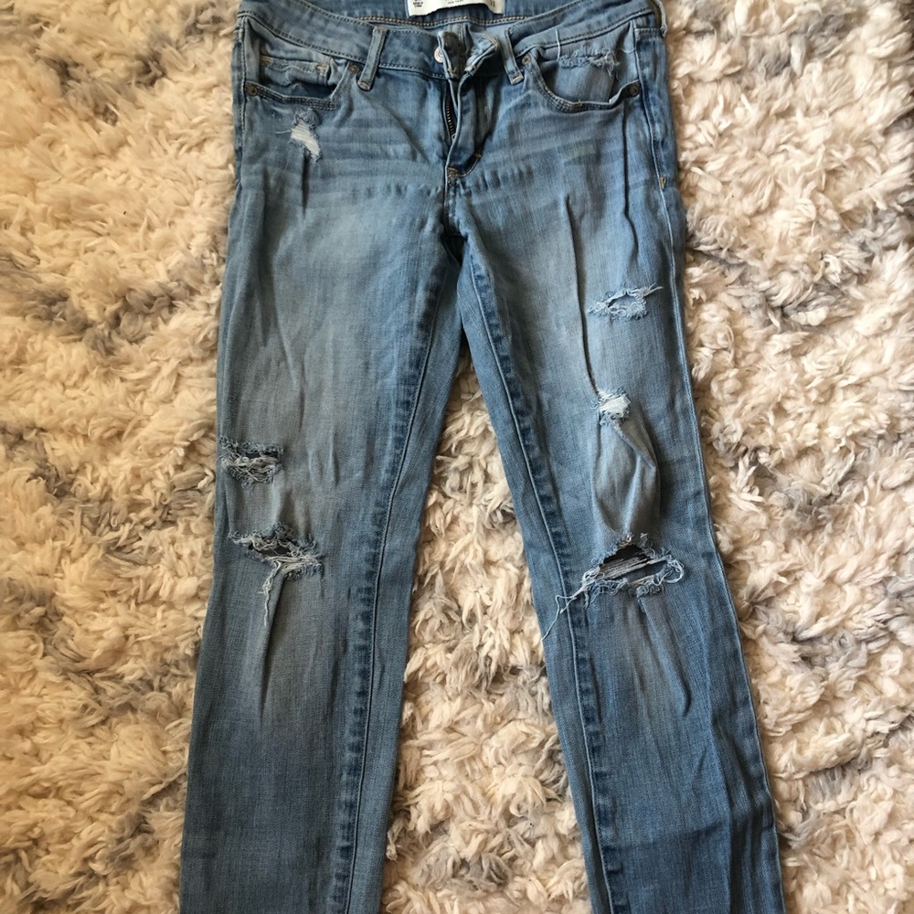 ABERCROMBIE AND FITCH light wash super skinny jean